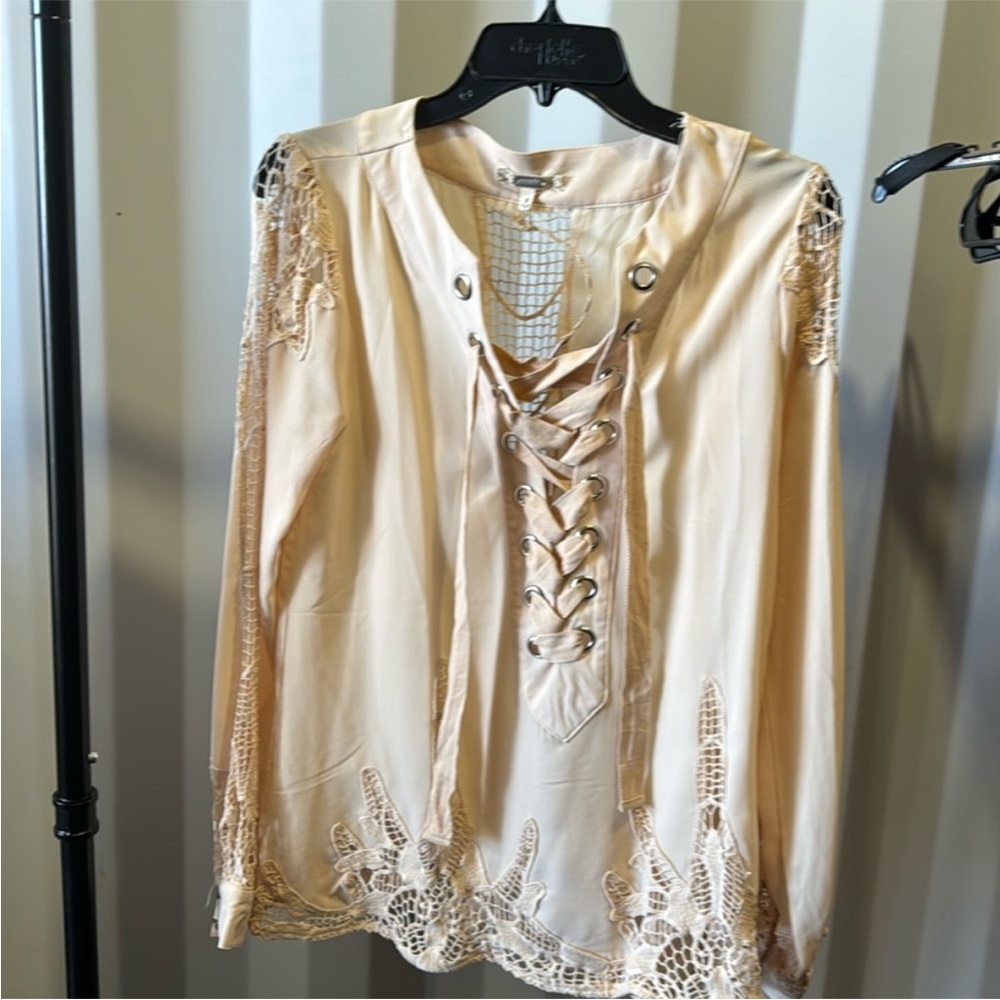 Gimmicks crochet top